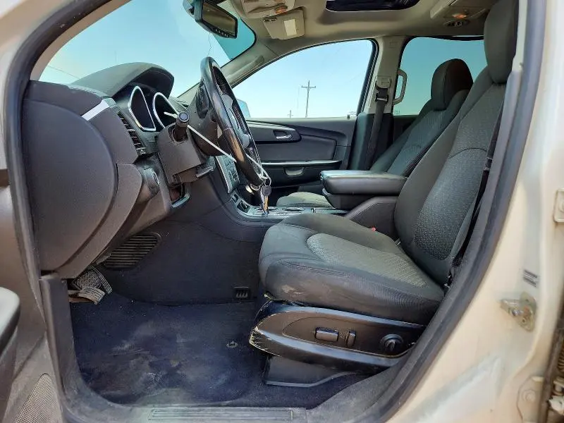 2012 CHEVROLET TRAVERSE LT  