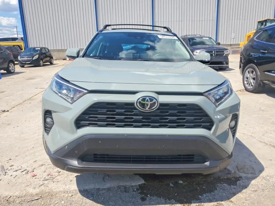2021 TOYOTA RAV4 XLE  