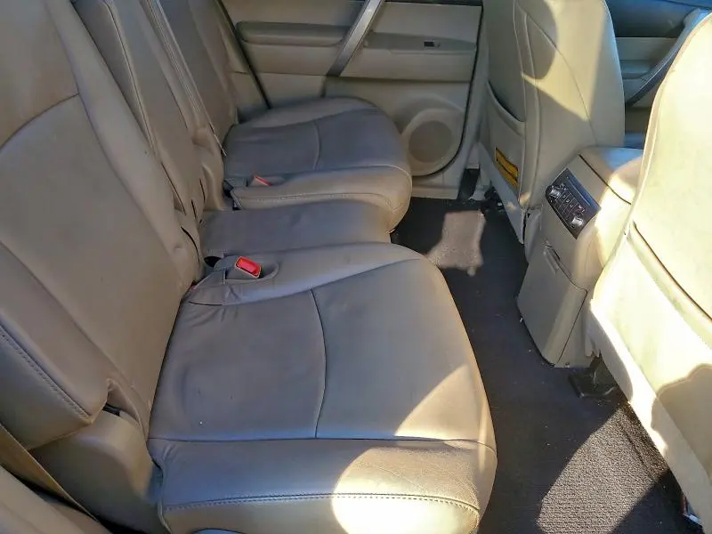 2011 TOYOTA HIGHLANDER BASE  