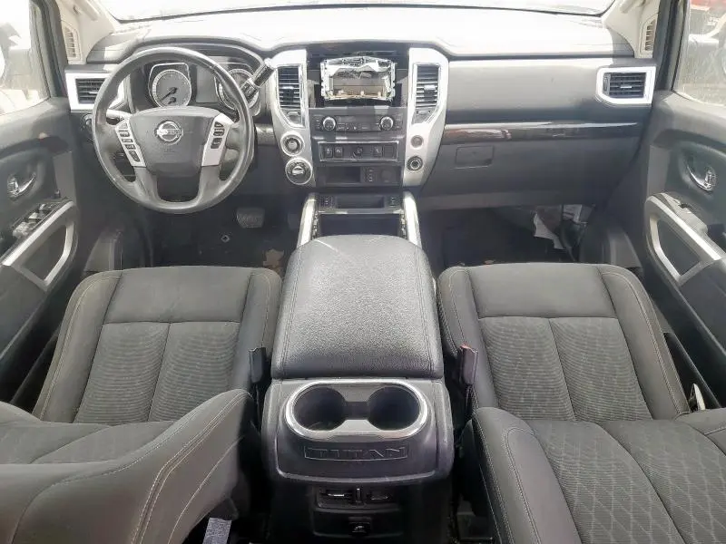 2017 NISSAN TITAN SV  