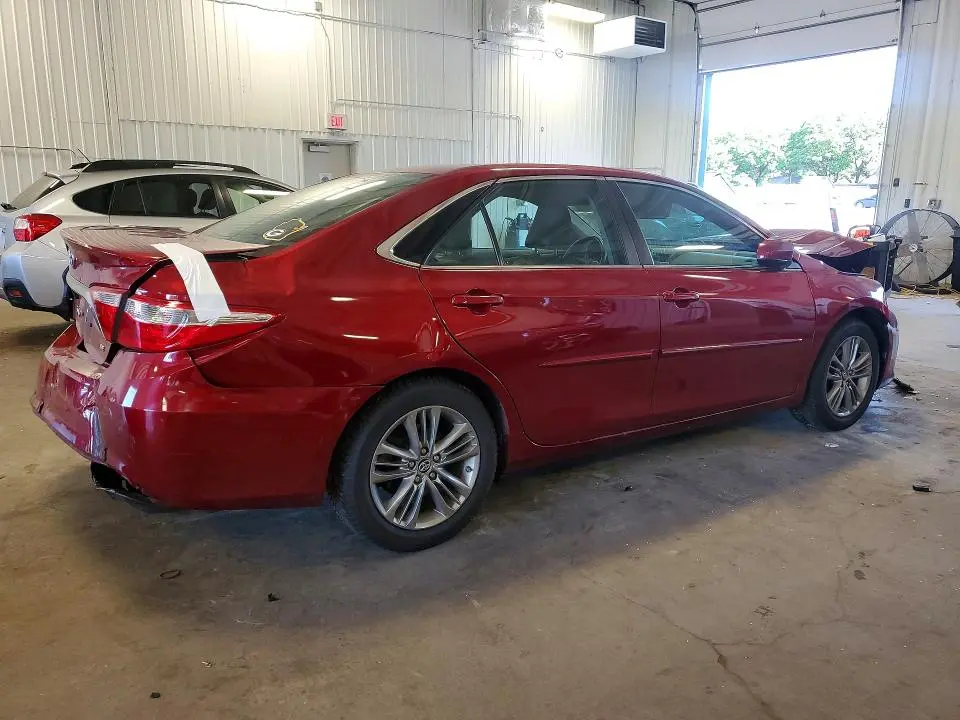2015 TOYOTA CAMRY SE  