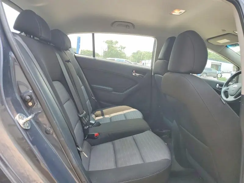 2016 KIA FORTE LX  