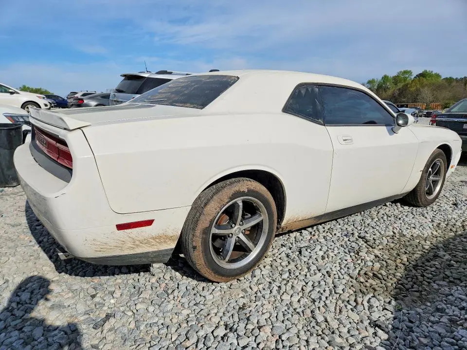 2010 DODGE CHALLENGER SE  