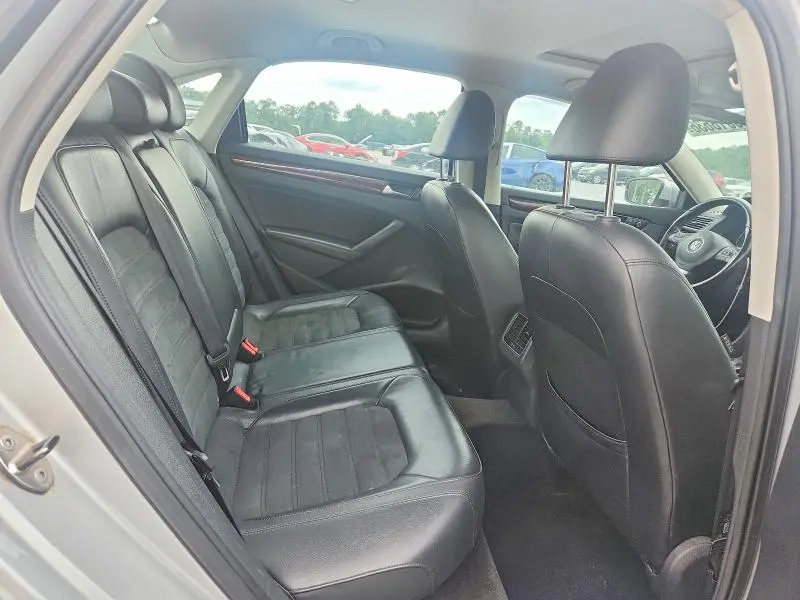 2013 VOLKSWAGEN PASSAT SEL  