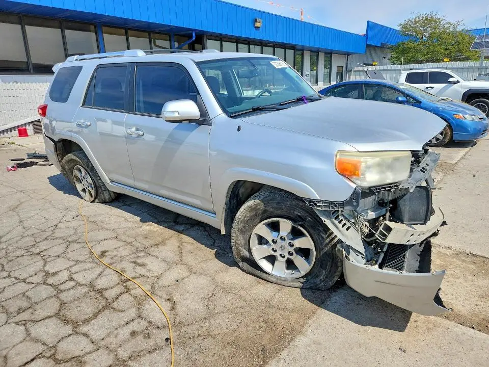 2011 TOYOTA 4RUNNER SR5  
