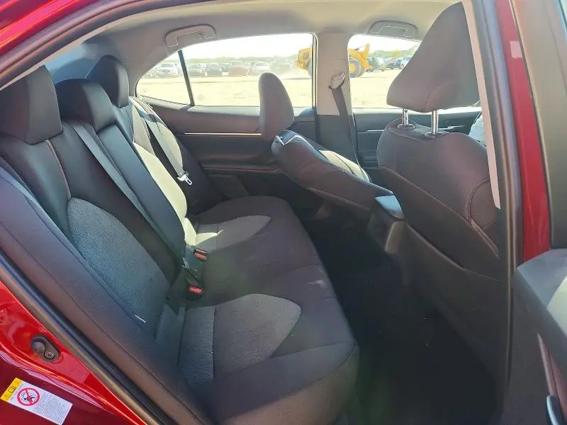 2018 TOYOTA CAMRY LE  