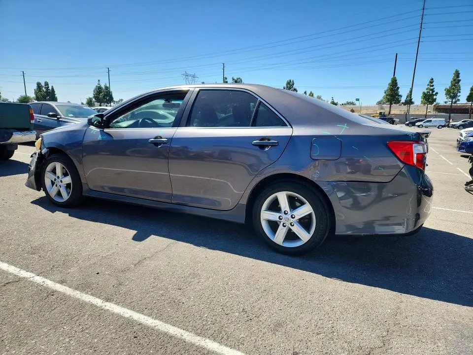 2014 TOYOTA CAMRY SE  
