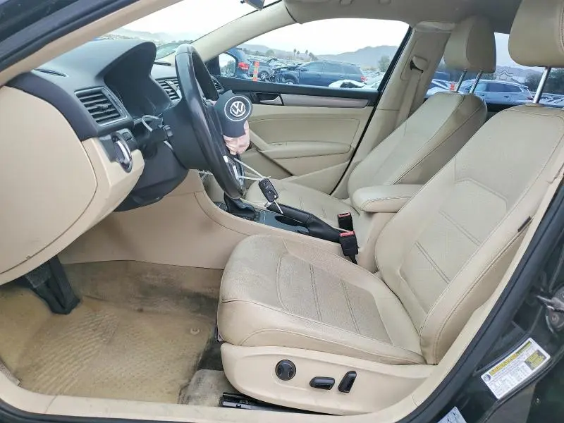 2014 VOLKSWAGEN PASSAT S  