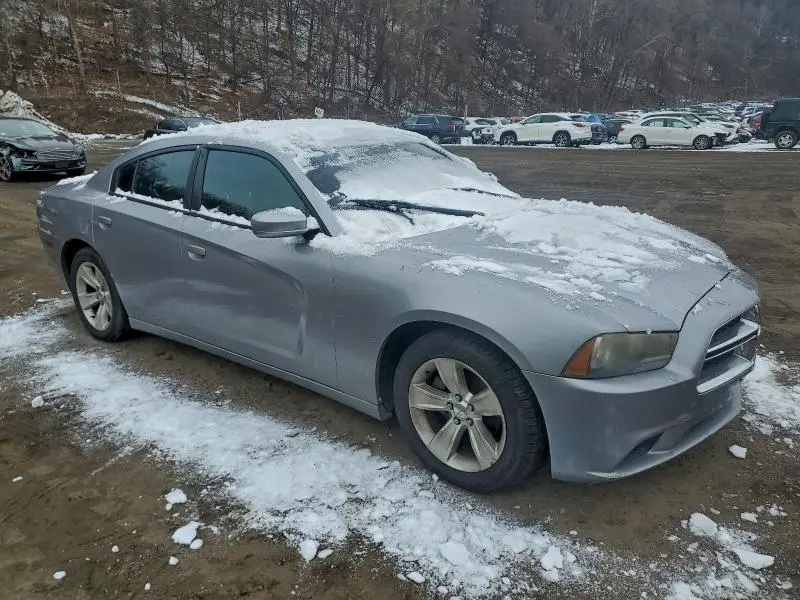 2013 DODGE CHARGER SE  