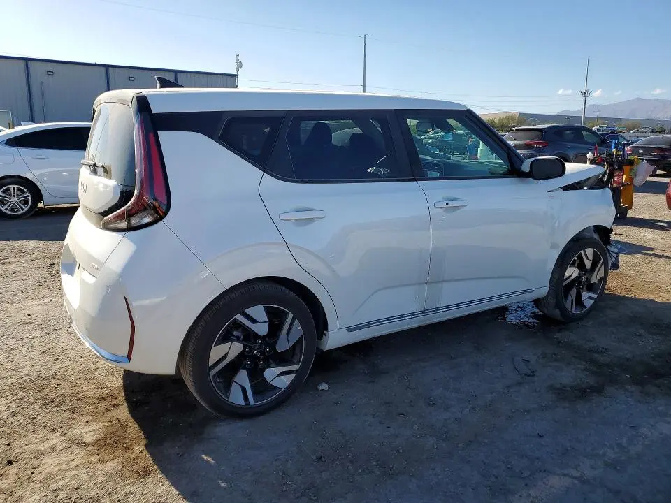 2025 KIA SOUL GT-LINE  