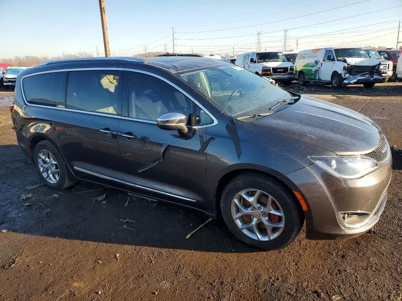 2017 CHRYSLER PACIFICA LIMITED  