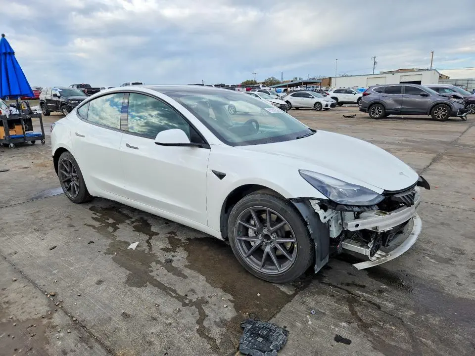 2021 TESLA MODEL 3   