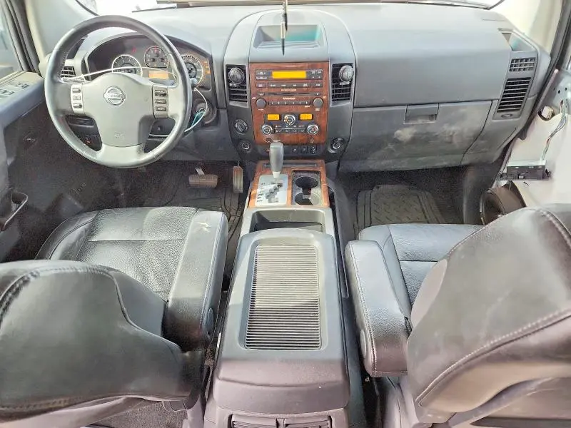 2011 NISSAN TITAN SV  