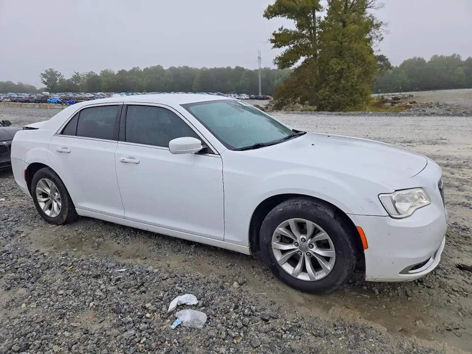 2015 CHRYSLER 300 LIMITED  