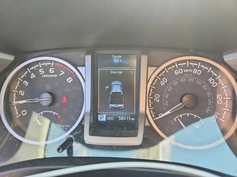 2022 TOYOTA TACOMA SR5 V6  