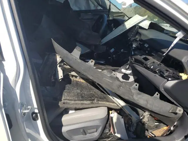 2021 TOYOTA CAMRY XLE  