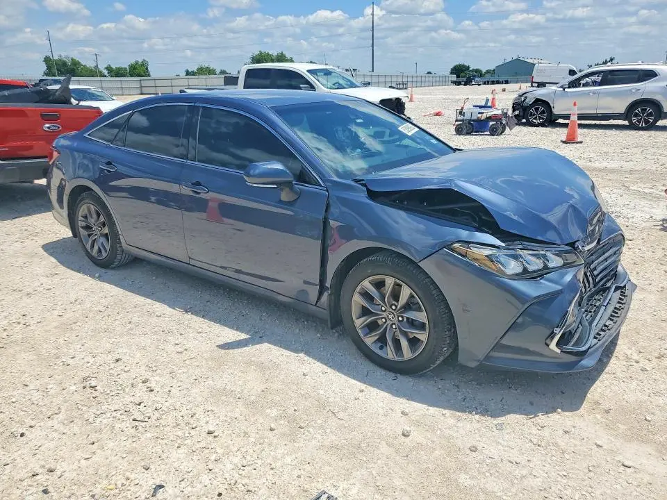 2020 TOYOTA AVALON XLE  