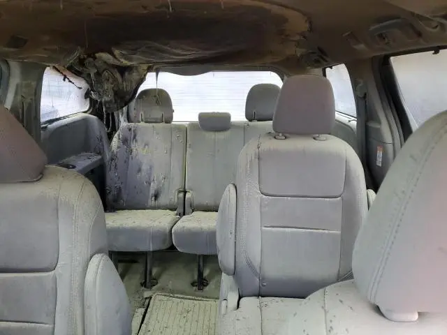 2017 TOYOTA SIENNA XLE  