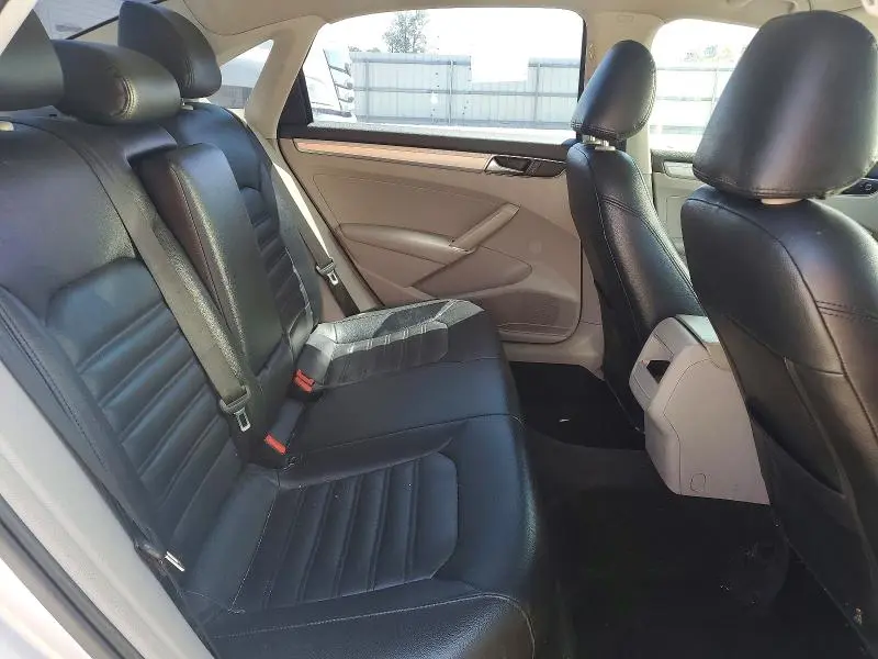 2017 VOLKSWAGEN PASSAT S  