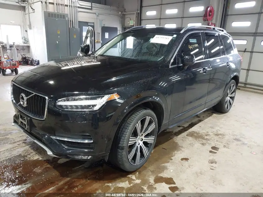 2017 VOLVO XC90 T6 MOMENTUM