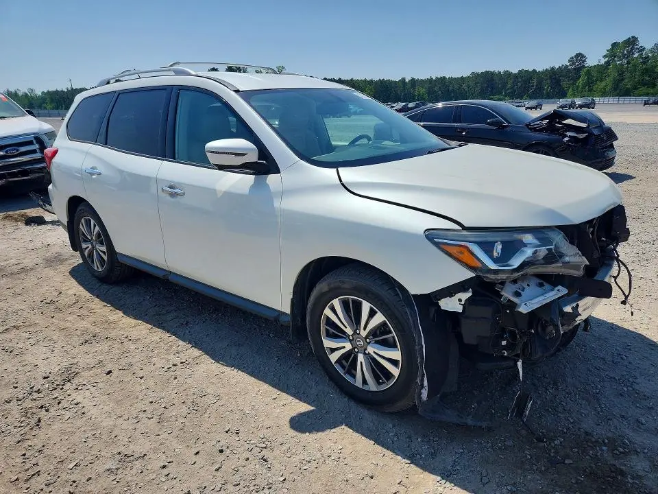 2017 NISSAN PATHFINDER SL  
