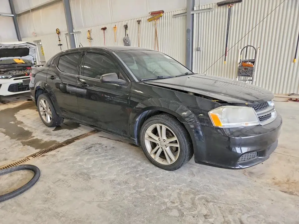 2013 DODGE AVENGER SE  