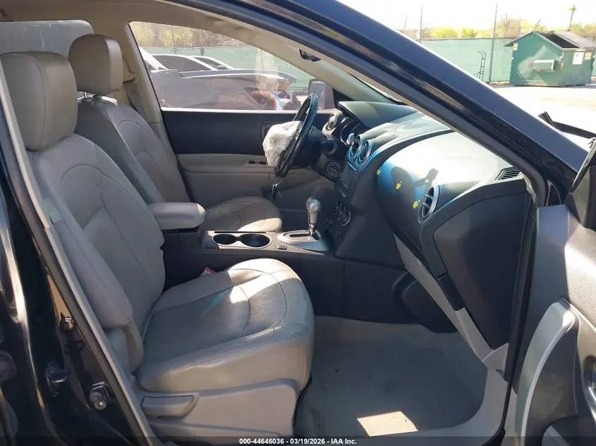 2011 NISSAN ROGUE SV