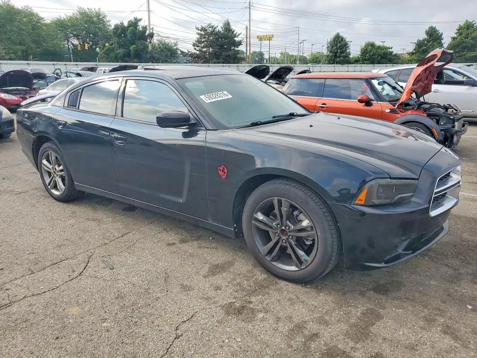 2012 DODGE CHARGER R  