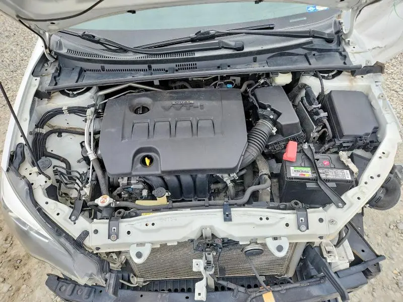 2019 TOYOTA COROLLA SE  