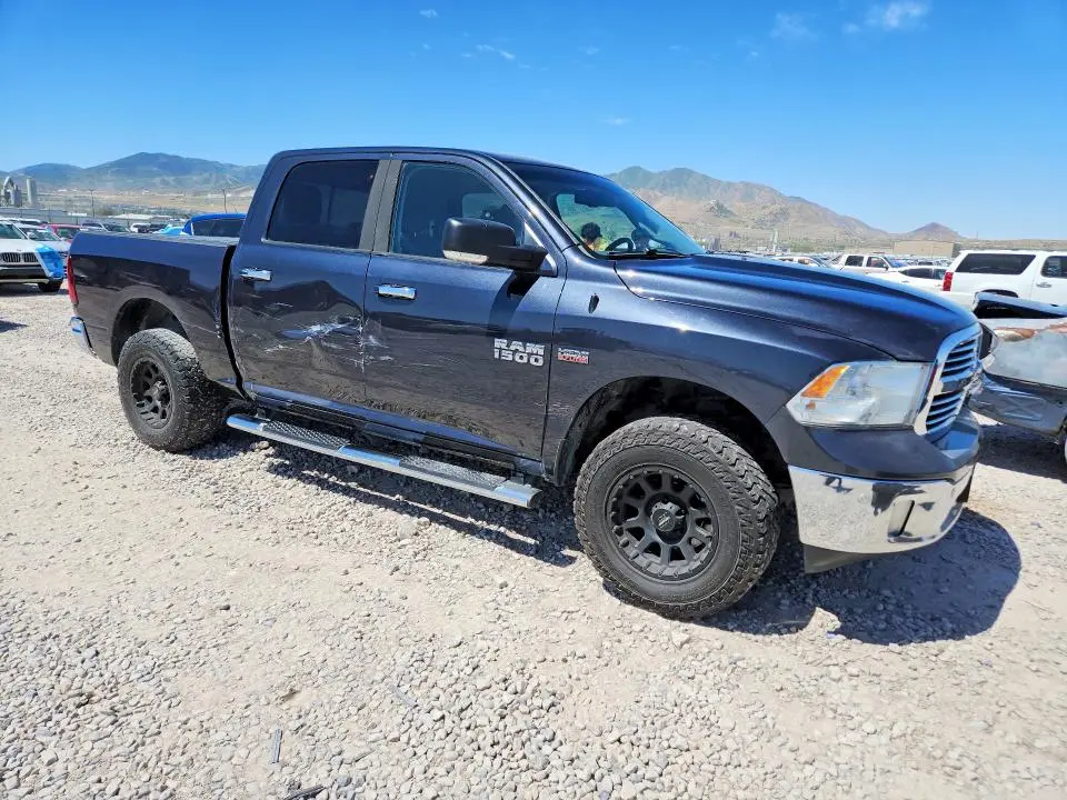 2015 RAM 1500 SLT  