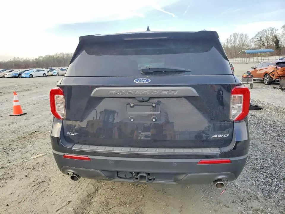 2021 FORD EXPLORER XLT  