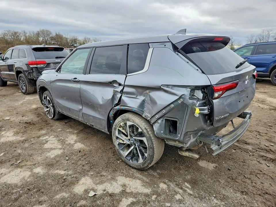 2024 MITSUBISHI OUTLANDER SE  