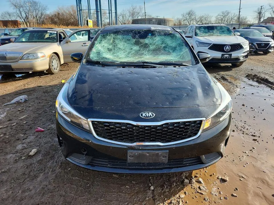 2017 KIA FORTE LX  