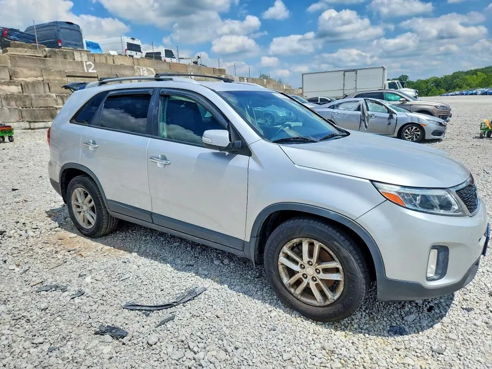 2015 KIA SORENTO LX  