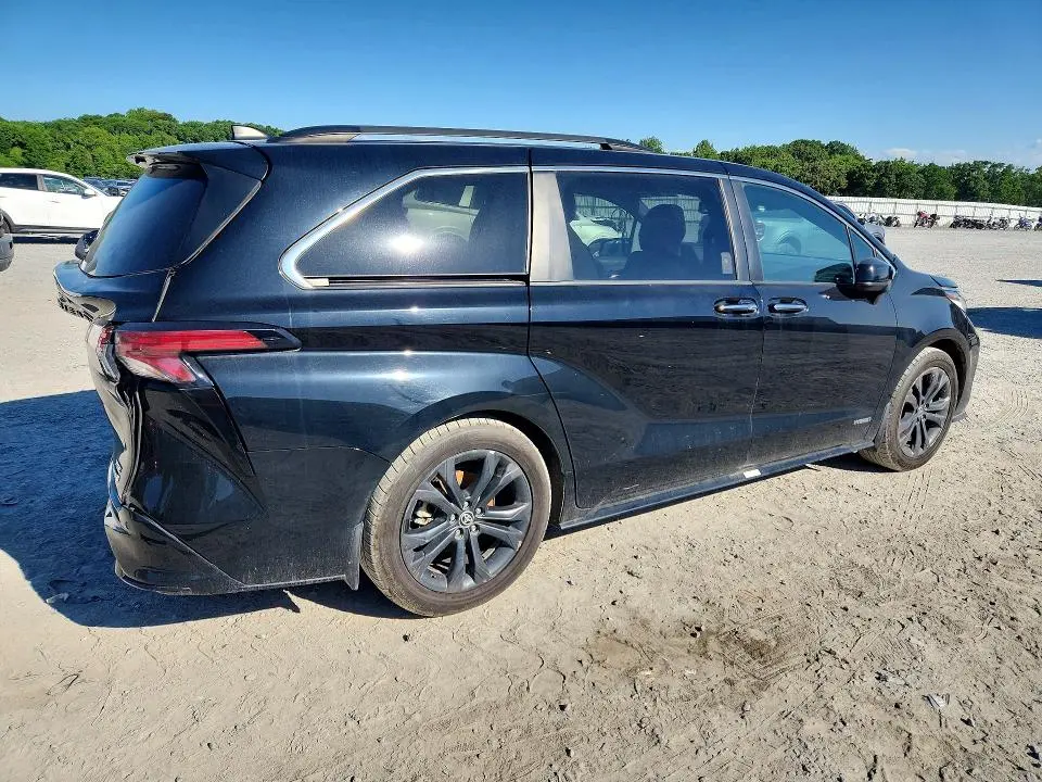 2021 TOYOTA SIENNA XSE 7-PASSENGER  