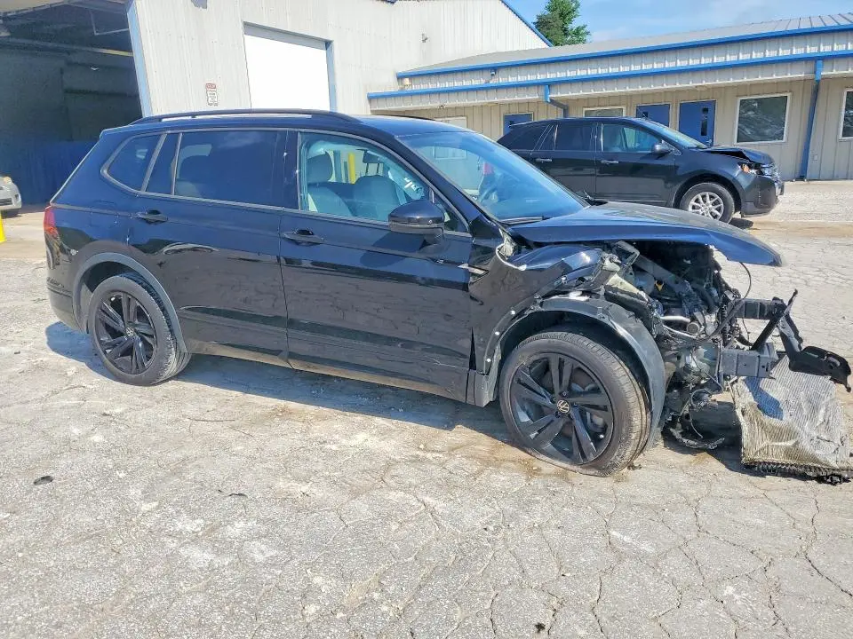 2024 VOLKSWAGEN TIGUAN SE R-LINE BLACK  