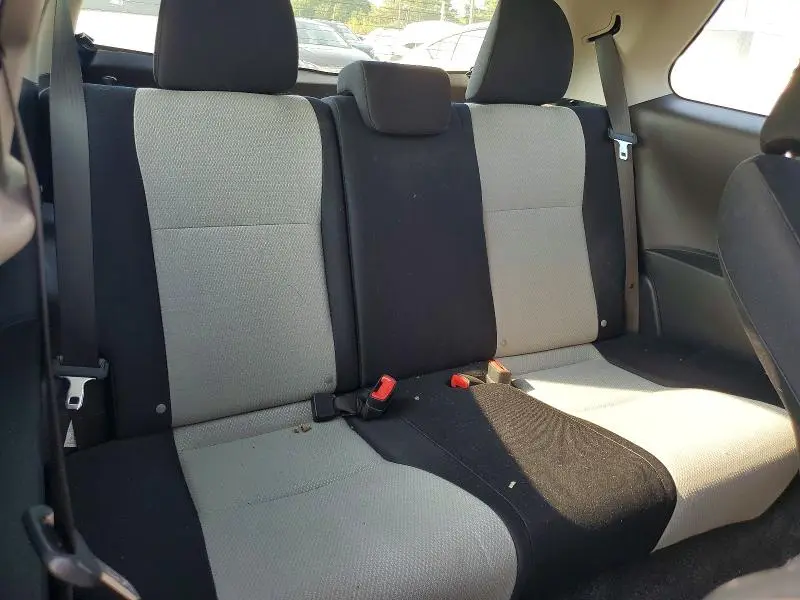 2012 TOYOTA YARIS 3-DOOR LE  