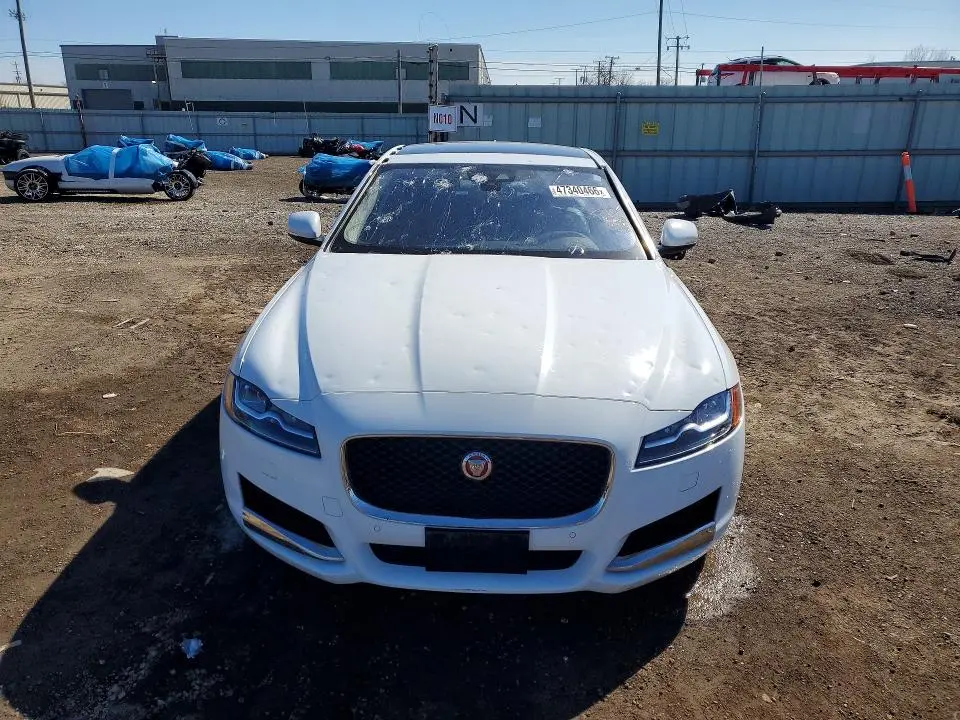 2018 JAGUAR XF PREMIUM  