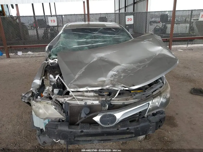 2014 TOYOTA CAMRY LE