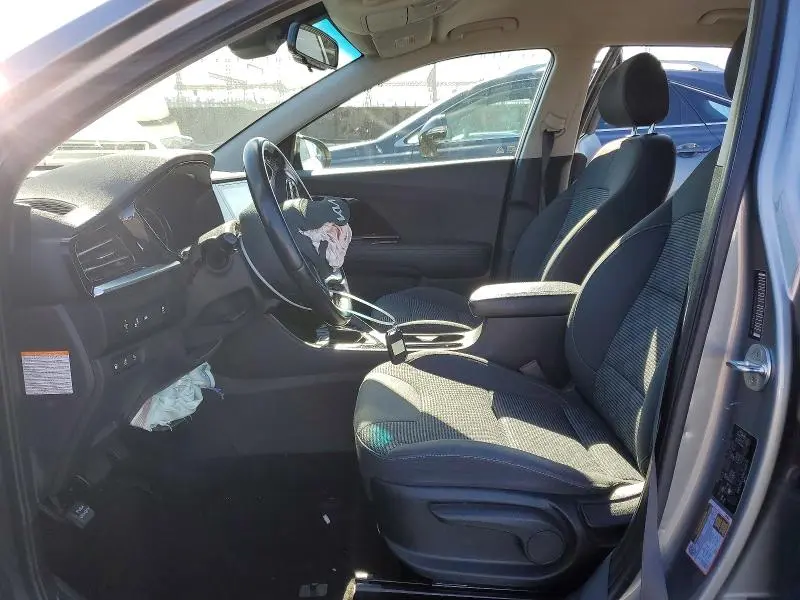 2022 KIA NIRO LXS  