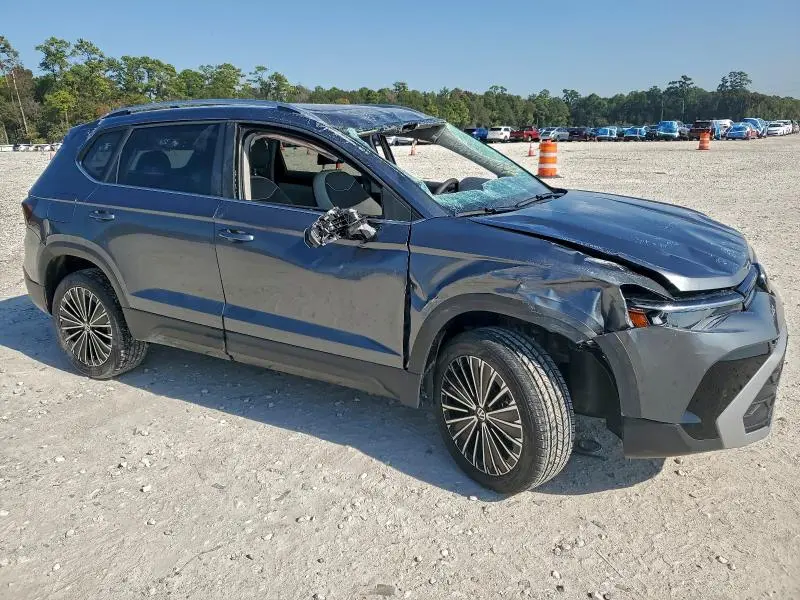 2025 VOLKSWAGEN TAOS SE  