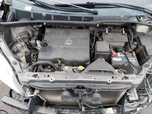 2012 TOYOTA SIENNA LE  
