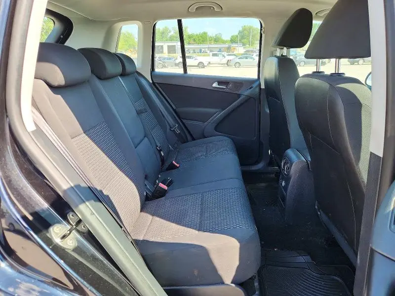 2011 VOLKSWAGEN TIGUAN S  