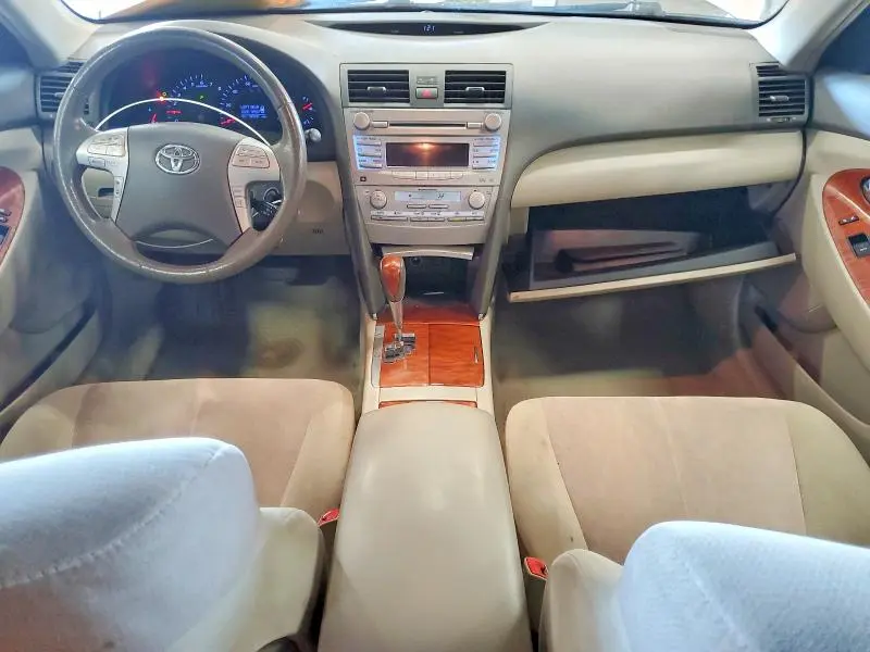 2011 TOYOTA CAMRY XLE  