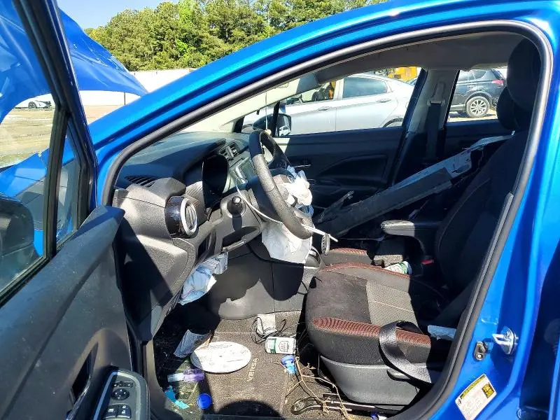 2022 NISSAN VERSA SR  
