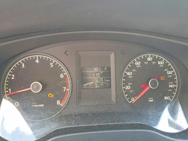 2011 VOLKSWAGEN JETTA SE  