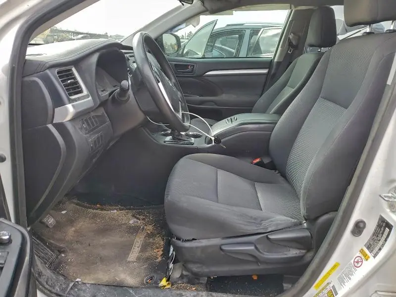 2017 TOYOTA HIGHLANDER LE  