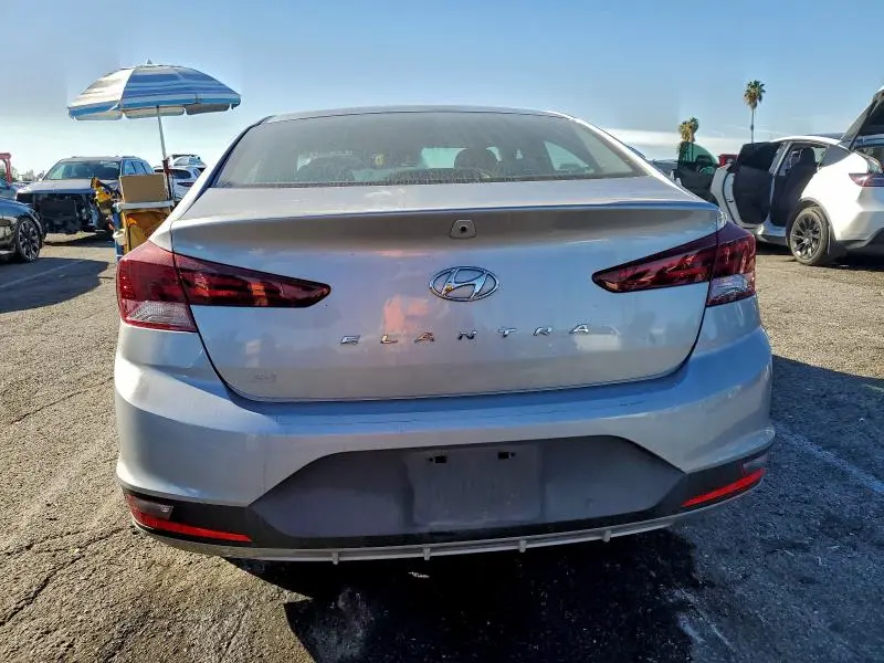 2020 HYUNDAI ELANTRA SE  