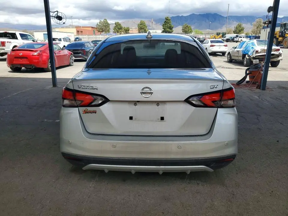 2021 NISSAN VERSA SV  