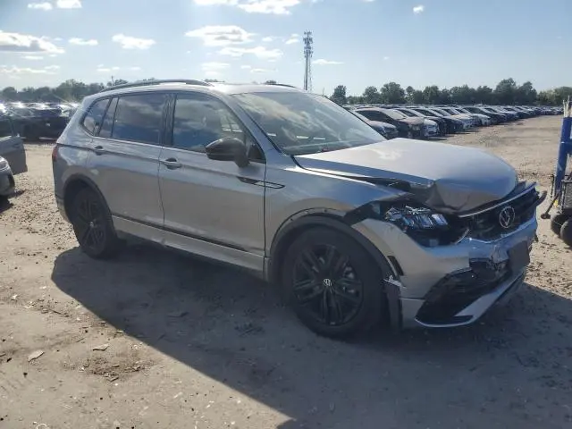 2022 VOLKSWAGEN TIGUAN SE R-LINE BLACK  